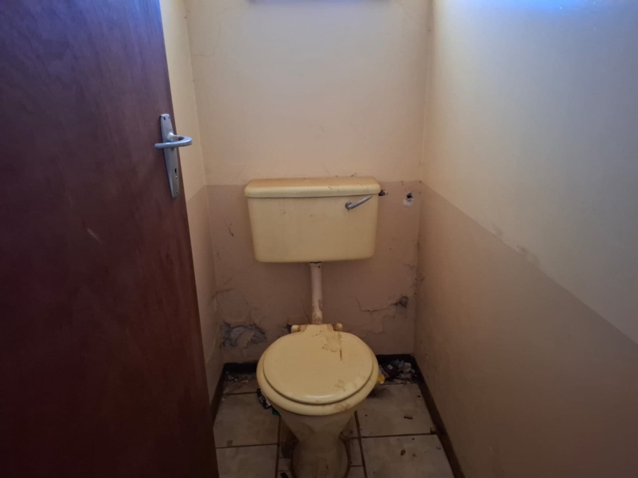 11 Bedroom Property for Sale in Universitas Free State